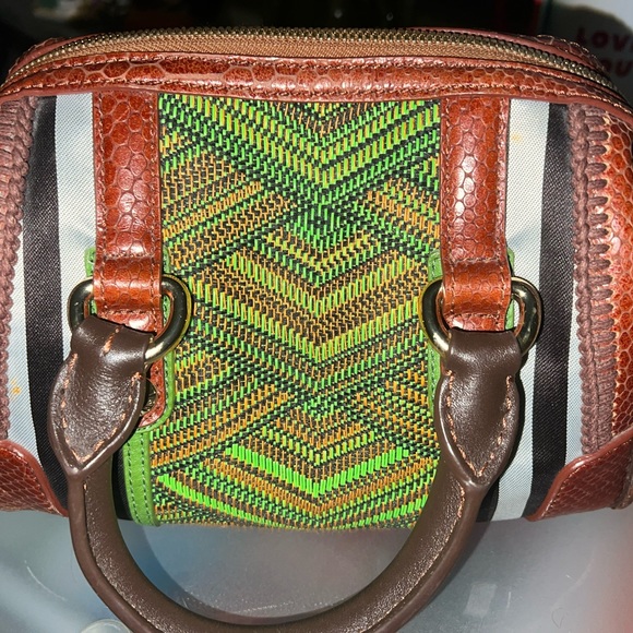Henri Bendel Nwt B&W plus Barrel Woven ArtDeco Purse.

Colors: Brown/Green - Picture 1 of 3